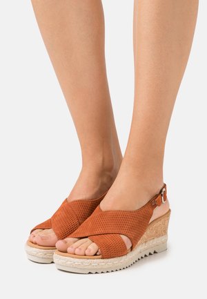 Gabor Comfort Sandali con plateau - metallic red