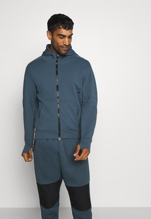 MUST HAVES ENHANCED AEROREADY HOODED - Sweatjakke - blue