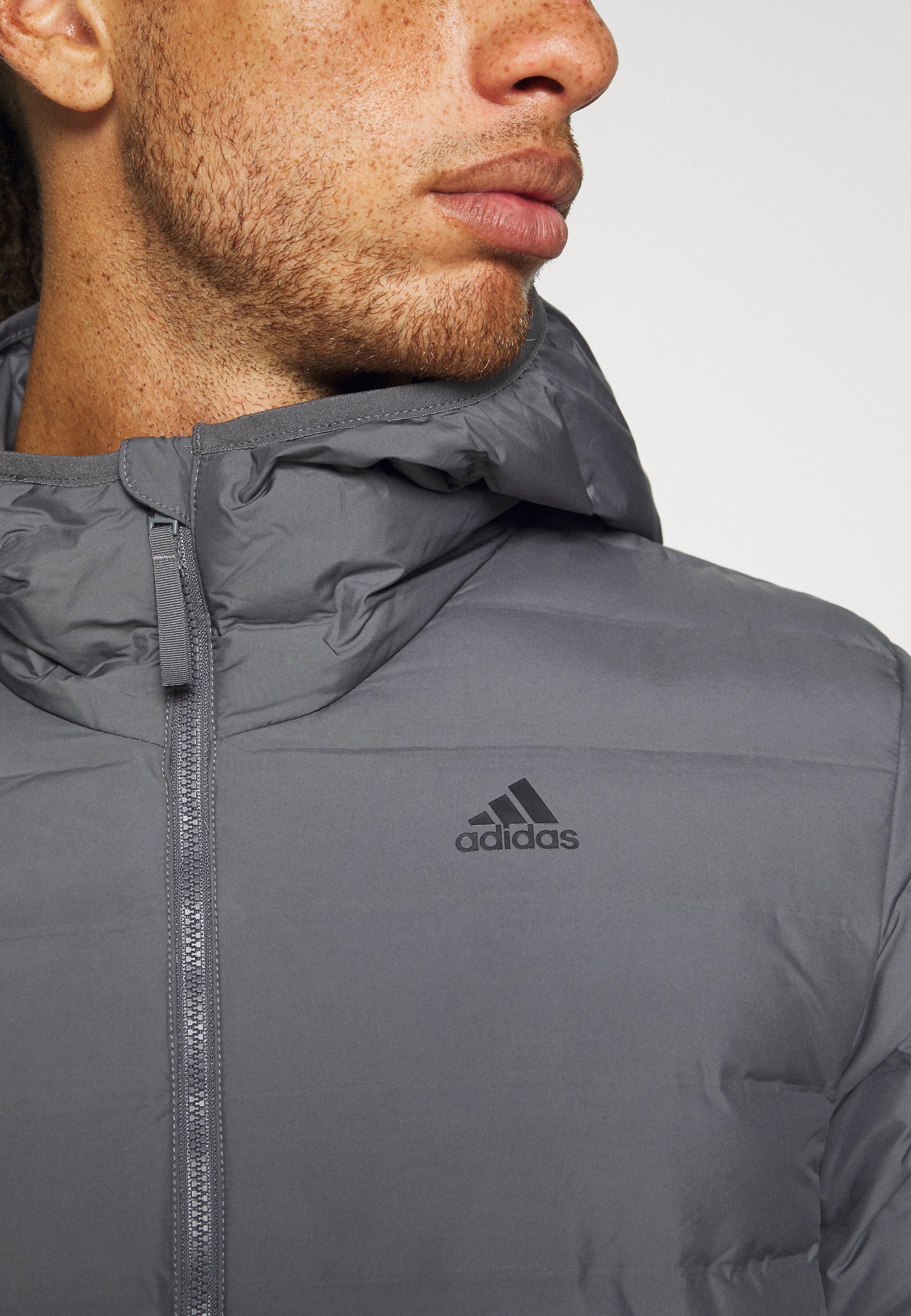 Adidas winterjacke varilite soft dunkelgrau Clearance