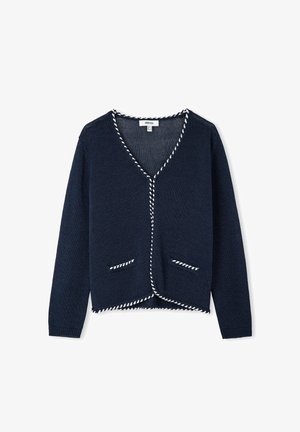 Cardigan lavorato a maglia blu navy con rifiniture bianche attorcigliate lungo il colletto, i bordi anteriori, le tasche e l'orlo, con due piccole tasche frontali.
