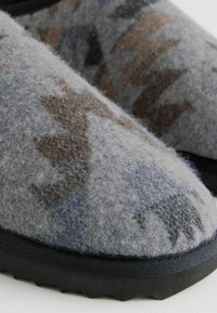 Next REGULAR FIT PATTERNED - Hjemmesko - grey