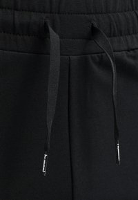 Hummel Kurze Sporthose - black