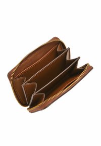 Portefeuille en cuir marron avec fermeture zippée, comportant trois emplacements pour cartes et un compartiment divisé, texture lisse avec des détails de couture.