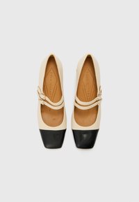 Chie Mihara VOLCANO 47 - Avokkaat - sucr black/kimera leche/sucre rubi