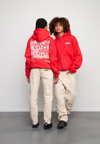 Multiply Apparel OVERSIZE TRIAL - Sudadera con cremallera - flame scarlet