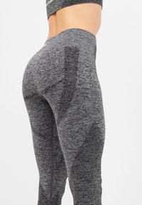 SQUATPROOF Pajkice - grey