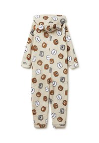 Beżowy kombinezon z polaru z długimi rękawami i kapturem, ozdobiony wzorem twarzy niedźwiedzi w kolorach brązowym, białym i szarym. Miękka faktura, luźny krój.