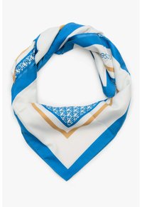 Jedwabny szalik o niebiesko-białej kolorystyce, z geometrycznymi wzorami i złotymi akcentami; w kształcie trójkąta. Gładka tekstura.