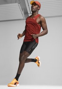 Puma RUN ULTRASPUN - Viršus - mars red aop