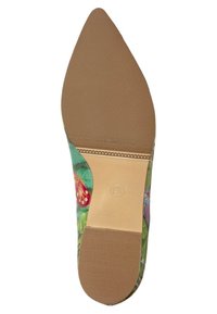 Spetsig tå-högklack med ett mönstrat yttre som har blommor och fjärilar. Texturerad beige sula med en slät yta.