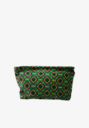 Pochette rectangulaire en tissu avec motif géométrique losange vert, violet et jaune, présentant de légers plis et une fermeture éclair sur le dessus.