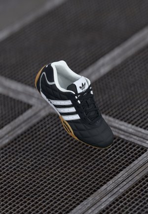 ADIRACER UNISEX - Baskets basses - core black/footwear white