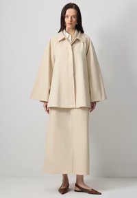 GABARDINE  - Poletna jakna - cream
