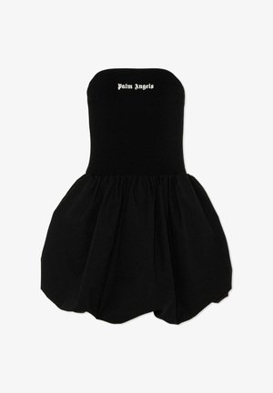 Robe noire sans bretelles avec une jupe ample et plissée, et le logo « Palm Angels » en lettres gothiques blanches sur la poitrine.