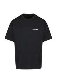 Sort bomulds T-shirt med rund hals, korte ærmer og et lille hvidt logo på venstre brystområde. Enkel, afslappet pasform.