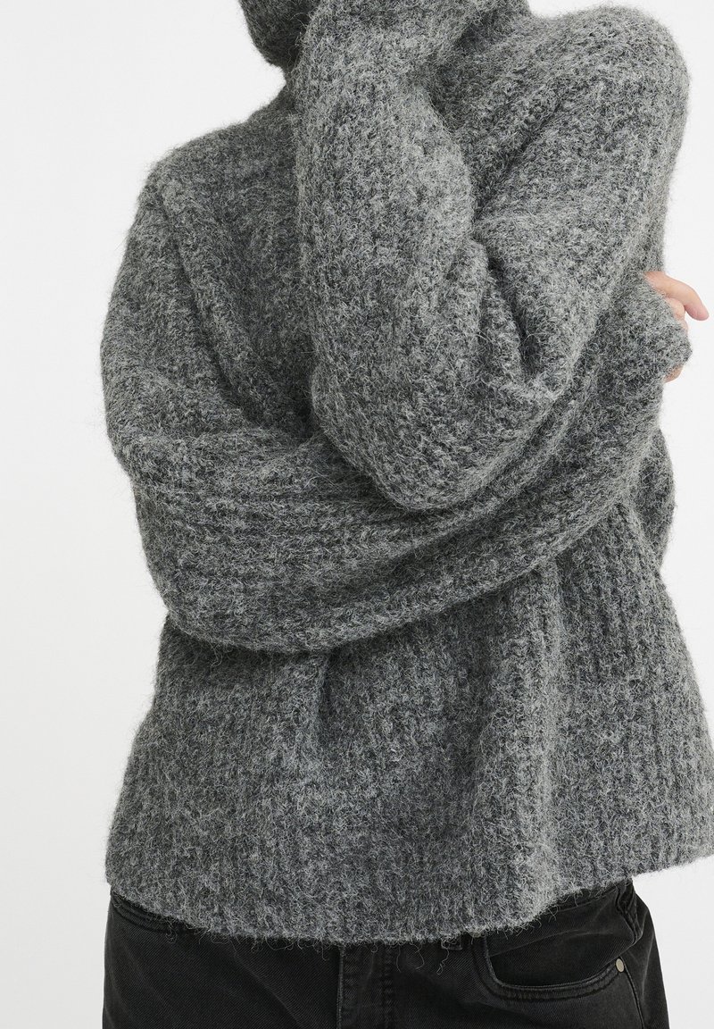 My Essential Wardrobe Sweter