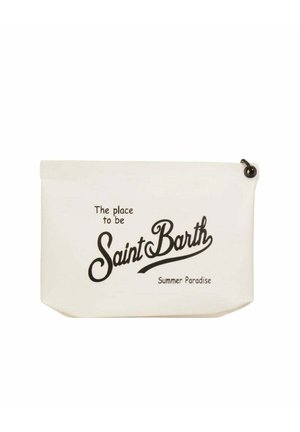 Bustina rettangolare bianca con testo nero "The place to be Saint Barth Summer Paradise" e un anello di metallo nero nell'angolo in alto a destra.