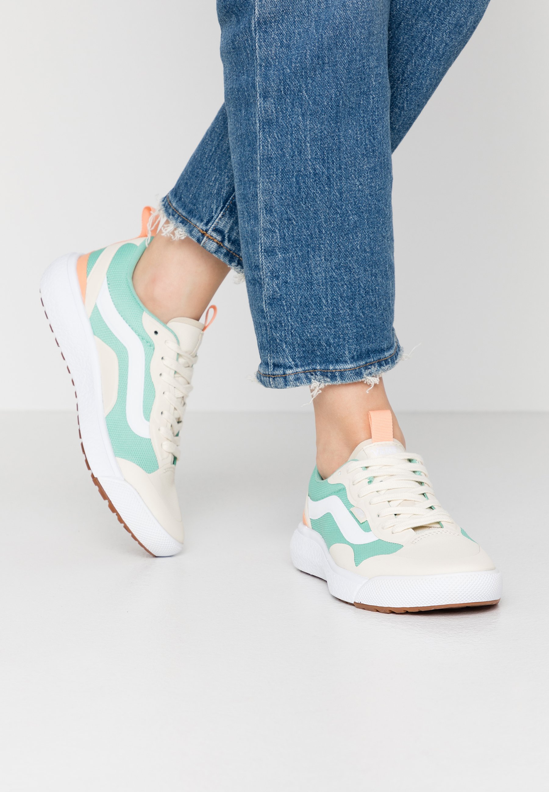 vans ultrarange exo turtledove