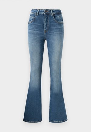 Zvonaste modre kavbojke iz denim materiala, z visokim pasom, diskretnim zameglitvami in svetlimi odtenki proti dnu hlačnic.