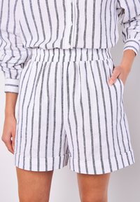 Apricot Shorts - navy