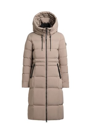 Doudoune beige avec un col montant et une capuche. Présente une fermeture éclair à l'avant, des cordons de serrage et deux poches latérales. Design matelassé sur l'ensemble.