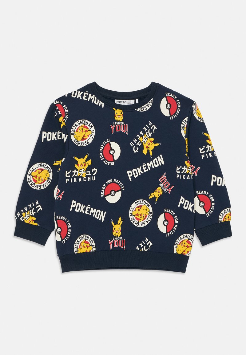 Sweatshirt azul marinho com gráficos do Pikachu e Pokémon, mangas curtas, gola redonda e punhos elásticos com textos e designs variados.