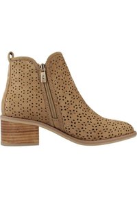 Botines beige de ante perforado con cremallera lateral, punta redonda y tacón de madera apilada.