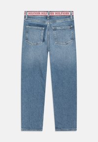 Tommy Hilfiger ARCHIVE RECONSTRUCTED MID WASH - Džíny Relaxed Fit - rivendelmid