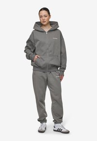 Pegador CLARITA OVERSIZED  - Mikina so zipsom - washed deep grey,white gum