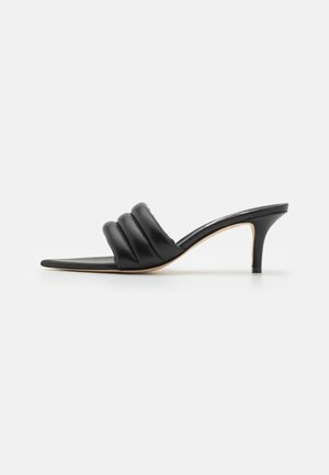 QUILTED POINTY TOE  - Slip-ins med hög sula - black