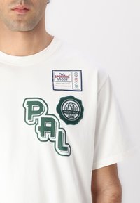 Pal Sporting Goods HOLE GUARD UNISEX - Tričko s potlačou - marshmallow