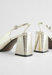 Next Sandaalid - gold