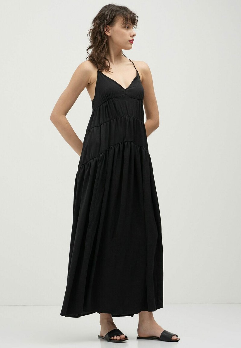 Calliope LUNGO CON ARRICCIATURE - Vestito lungo - nero