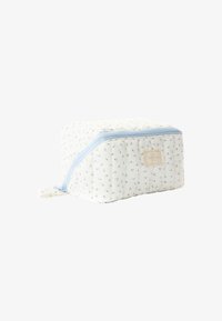 Quiltet toalettmappe i hvit stoff med blå glidelås, med små grønne blomster mønstre og rektangulær form for organisert oppbevaring.