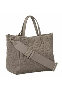 Borsa a tracolla beige trapuntata con motivo a foglie, manici doppi e una tracolla staccabile e regolabile. Presenta hardware in tonalità argento e una texture liscia.