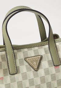 Guess WAVE SET - Håndtasker - sage