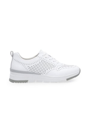Weiße Sneaker mit durchbrochenem Design, grauen Akzenten, flacher Gummisohle und runder Zehenform. Mit Schnürsenkeln und einer Zuglasche an der Ferse.