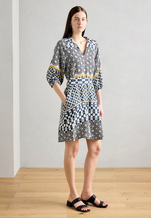 STYLE RAGLAN SLEEVES BELTED AT WAIST PRINTED - Day dress