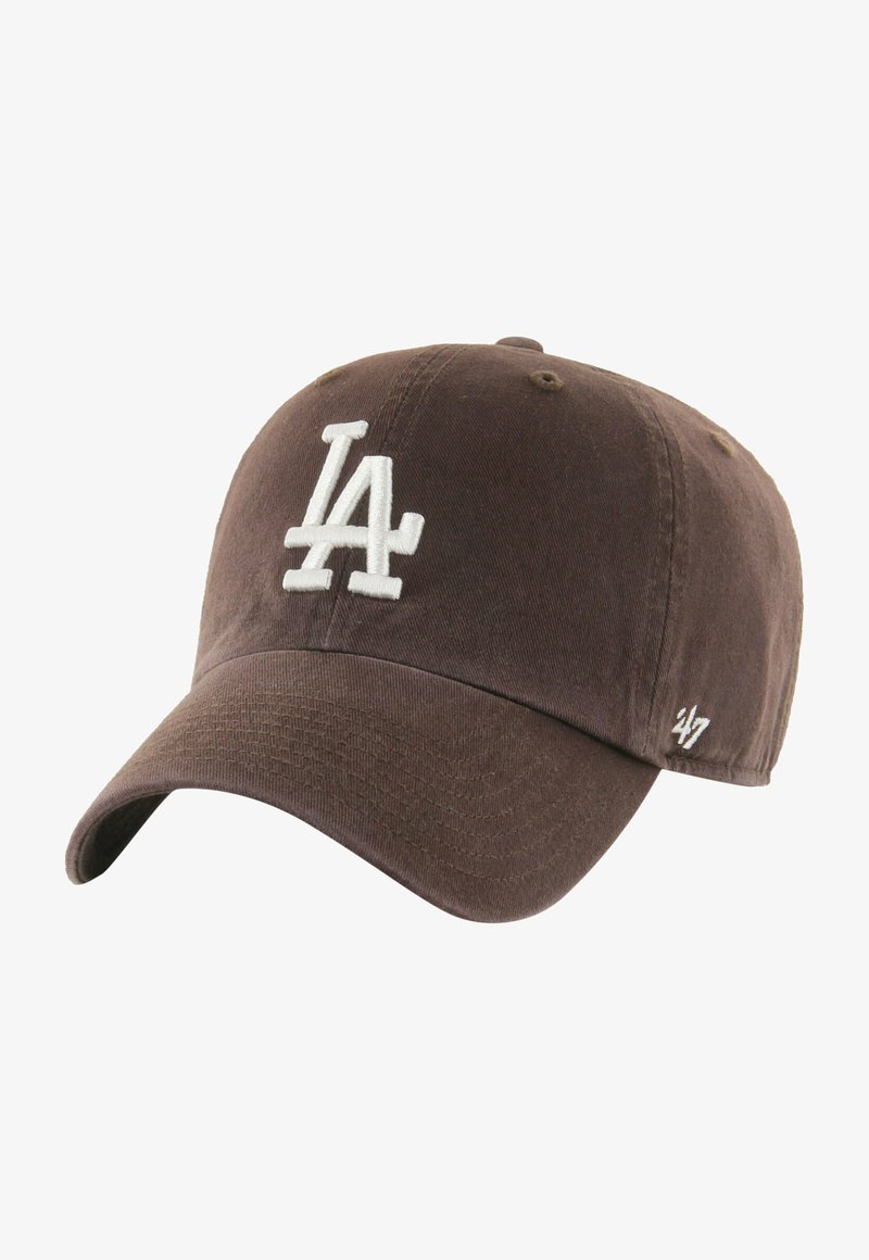 Casquette de baseball marron avec une visière incurvée, arborant un logo "LA" brodé en blanc. Fabriquée en coton, elle a une finition texturée et une sangle ajustable.