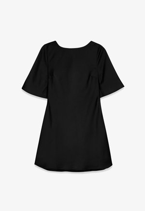 Čierne A-čkové šaty s krátkymi rukávmi, hladká tkanina, okrúhly výstrih a mierne zakrivený lem. Minimalistický dizajn bez vzorov alebo kovania.