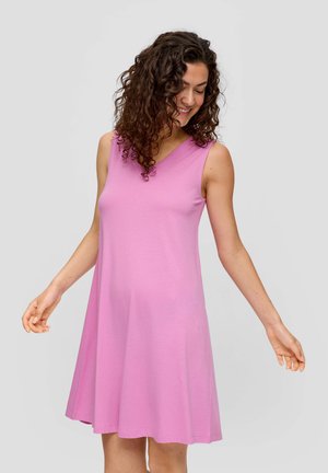 Rosa ärmelloses Kleid aus weichem Stoff mit V-Ausschnitt, das sanft bis zum Saum ausgestellt ist. Einfaches Design, geeignet für die Freizeit.
