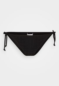 Bas de bikini noir avec un motif texturé, des fermetures à nouer sur les côtés, et un accent rectangulaire argenté à l'avant. Matière douce.