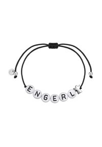 Pulsera ajustable con cuentas blancas y letras negras formando la palabra "ENGERLY" y un charm de ángel plateado, ensartada en un cordón negro.