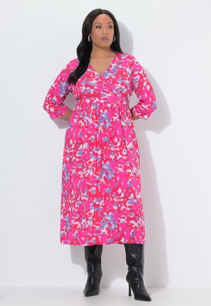 MATTE FLORAL POCKET - Žerzejové šaty - pink