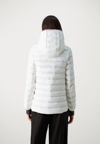 Tommy Hilfiger GLOBAL JACKET - Välikausitakki - ancient white