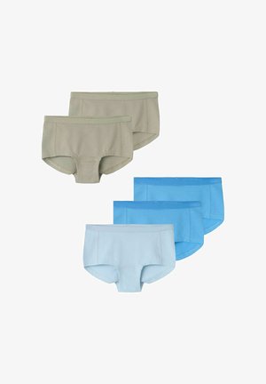 To beige underbukser og tre blå underbukser arrangeret på en hvid baggrund, der viser for- og sidesømme samt taljebånd.