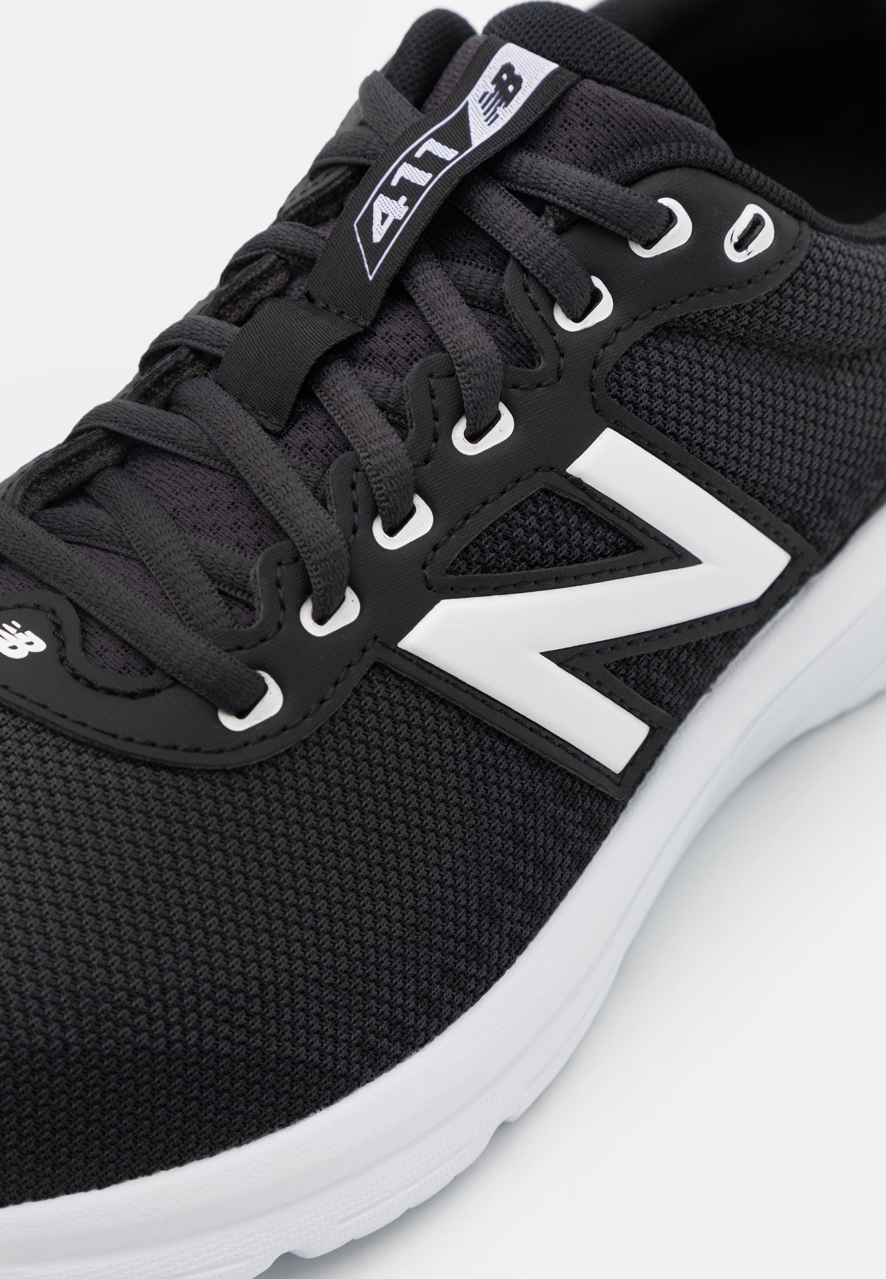 new balance neutral running shoes