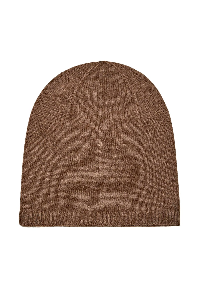Brown knitted beanie hat with a rounded top, ribbed bottom, smooth texture, and no visible logos or patterns. Suitable for casual wear.