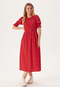 SHORT - Hverdagskjole - red