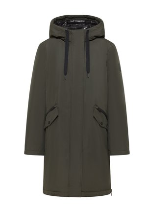 Cappotto verde oliva, lungo fino al ginocchio, con cappuccio, due tasche frontali e coulisse regolabili. Realizzato in materiale liscio e resistente all'acqua.